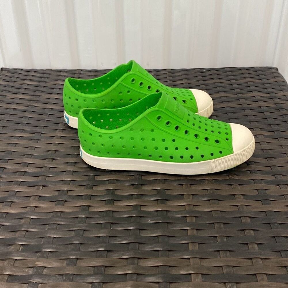Native Jeffersons kid shoes size 13